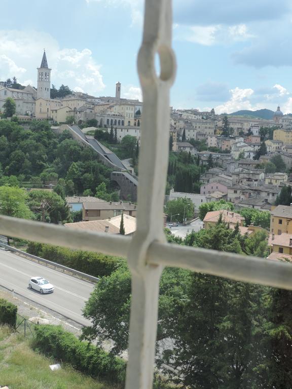 Casa Religiosa Di Ospitalita San Ponziano Bed and Breakfast Σπολέτο Εξωτερικό φωτογραφία